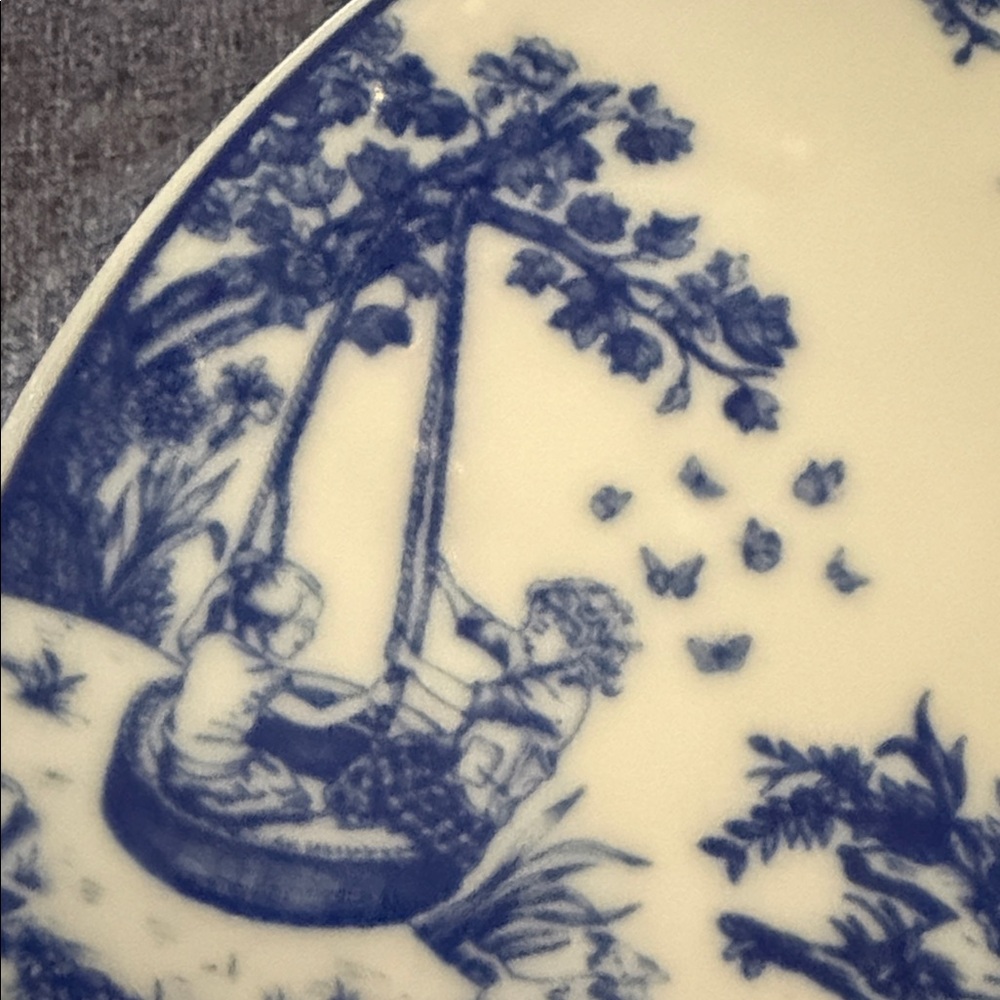 Rare Dolly Parton Blue and White Cake Stand - Picture 5 of 9